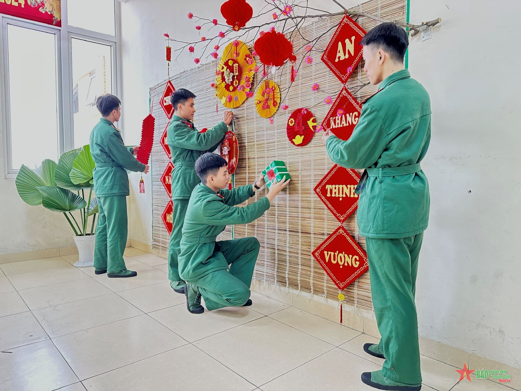 Xuân về bên “ngôi nhà chung”